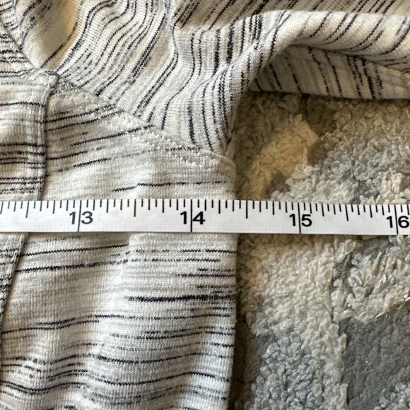 Lululemon Women's Runderful Space Dye White Gray Long Sleeve Shirt Sz 2 W3BCIS - Picture 6 of 9